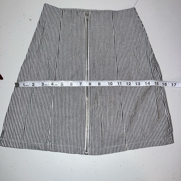 Brandy Melville Skirt - Picture 5 of 8
